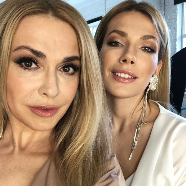 Вот это красавицы: Ольга Сумская показала взрослых дочерей