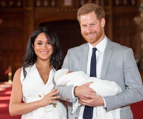 Меган Маркл опубликовала фото новорожденного сына