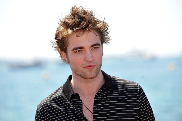 Роберт Паттинсон отмечает 35-летие: ТОП-10 лучших фильмов актера