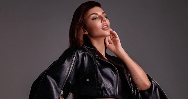 "Тяжелый же, как сама несешь?": Седокова похвасталась шикарным подарком