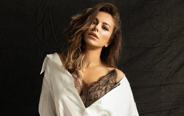 Ани Лорак рассорила фанатов снимком в пижаме и белье