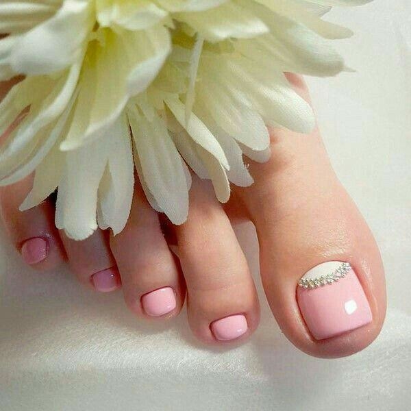 Украшаем ножки! Модный педикюр для лета 2019