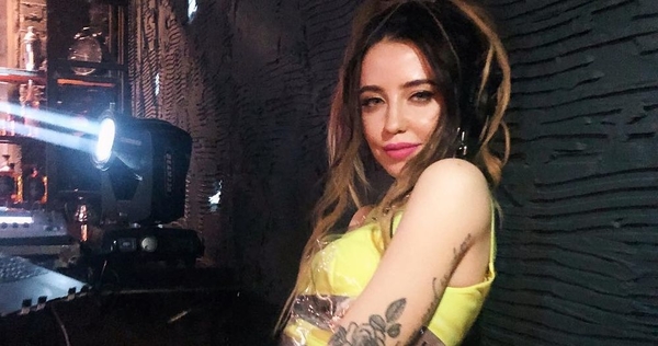 Короткие шорты и майка с декольте: Надя Дорофеева показала горячий кадр