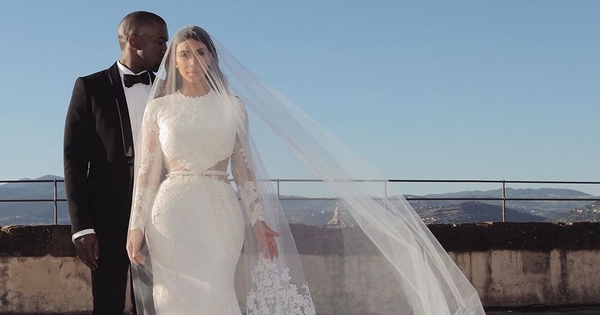 "Немного закулисья": Ким Кардашьян показала архивные фото со своей свадьбы