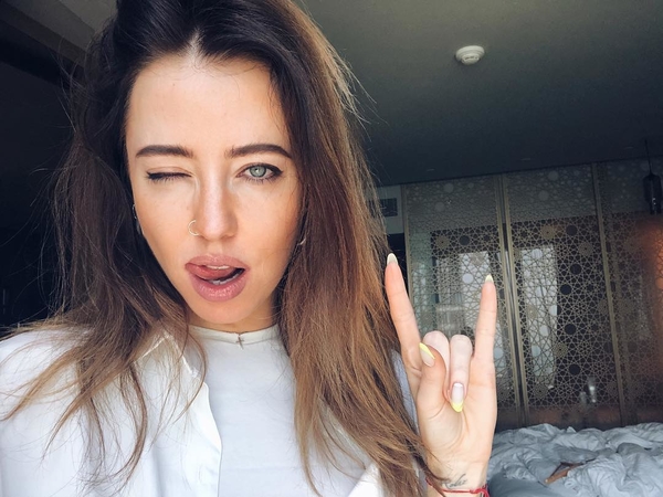 "Наш гопничек": Надя Дорофеева выложила фото в неожиданном образе