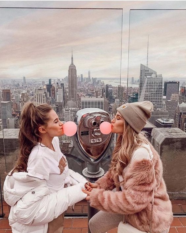 День друзей - когда праздник и куда пригласить подругу или друга