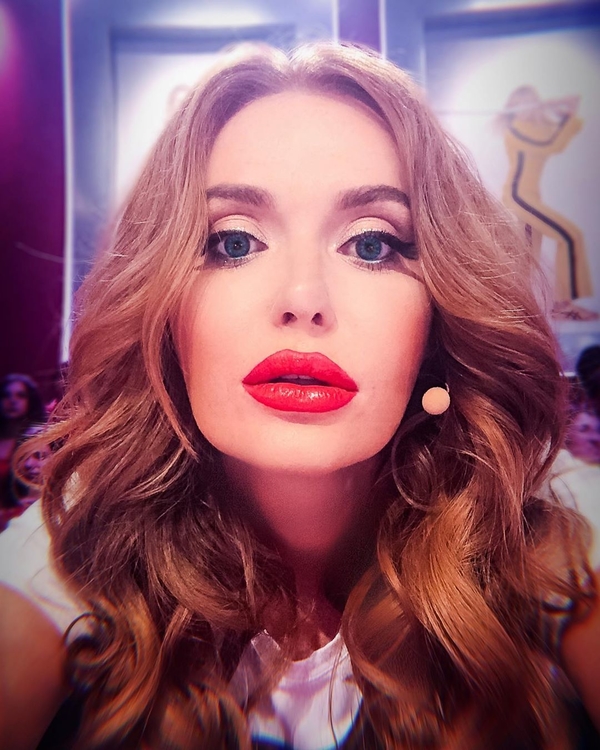 Слава Каминская восхитила Сеть нежным образом