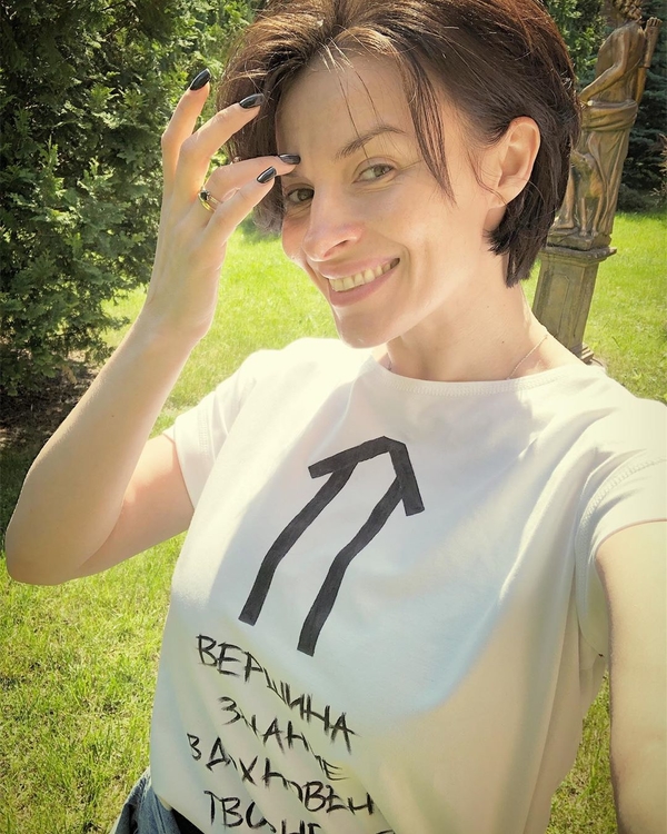 "Это он?": Надежда Мейхер удивила снимком сына-выпускника