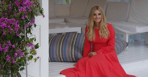 В бюстгальтере и коротких шортах: Ирина Федишин показала, как репетирует дома