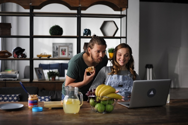 Канал "Украина" снимает картину "Никогда не бывает поздно"