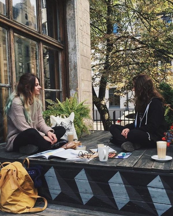 ТОП-8 психологических трюков, чтобы понравиться людям