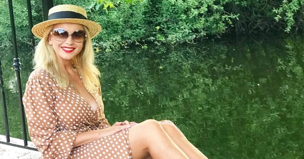 Ведущая Лилия Ребрик продемонстировала, как носить шляпы летом 2019