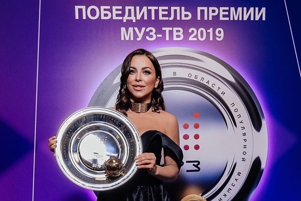 "Все пошлее и пошлее": Лорак засветилась с Лазаревым и нарвалась на критику В Сети