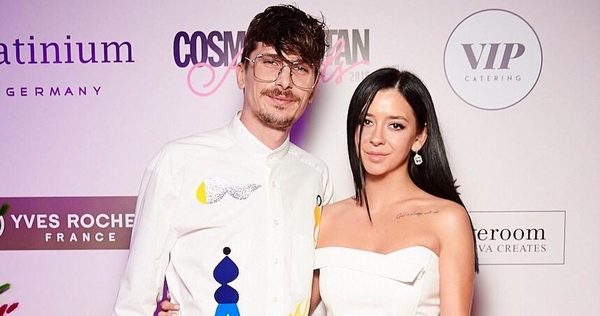 "Ким курит в сторонке": Жена Позитива засветила обнаженные ягодицы в купальнике