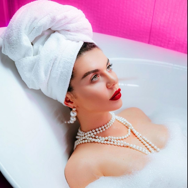 "Пчелы покусали?": Седокову жестко раскритиковали в Сети