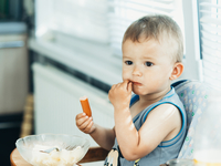 Стоит ли ребенку давать сосиски: ответ диетолога