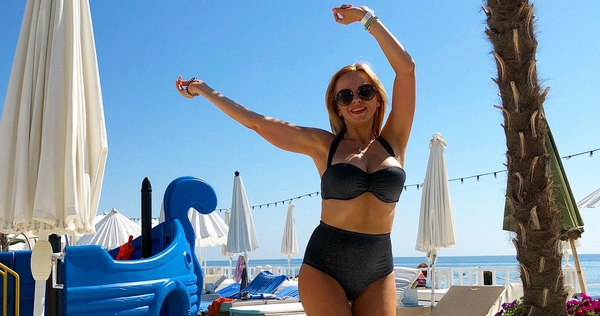 Лилия Ребрик продемонстрировала самые трендовые купальники 2019 года