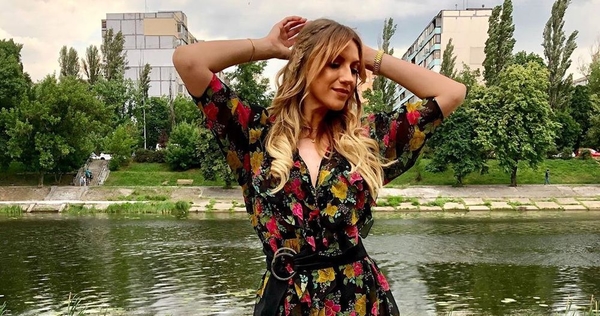 "Ух, красотка": Леся Никитюк покорила Сеть кружевным платьем