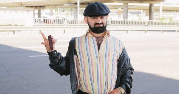 Звезда фильма "Скажене весілля" побрился налысо ради роли в "Великих Вуйках"