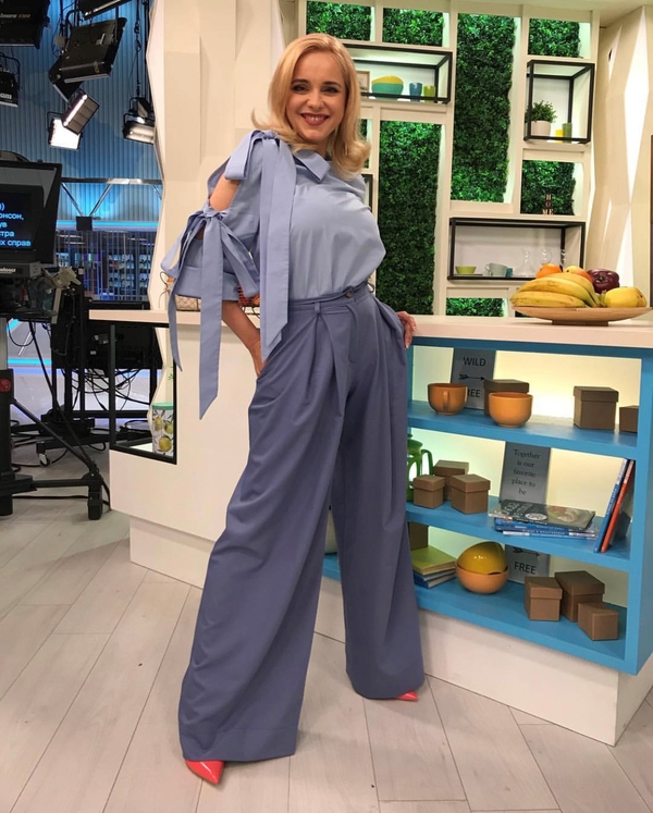 Лилия Ребрик показала ТОП-4 летние образы в офис