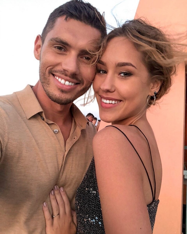 Никита Добрынин и Даша Квиткова похвастались фото с отдыха