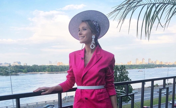 Без макияжа, в купальнике и с украшениями: Осадчая показала, как спасается от жары