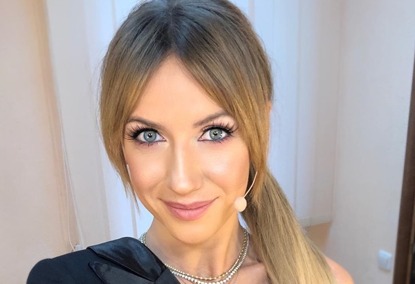 "Оберточка от букета": Лесю Никитюк затроллили в Сети за стильное платье