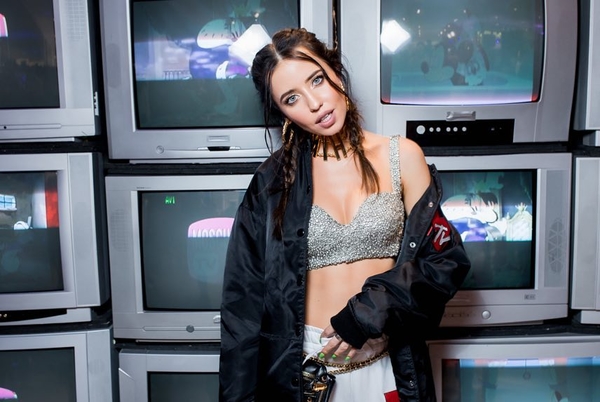 "Просто нереальная": Надя Дорофеева восхитила дерзким образом