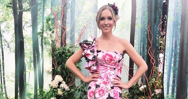 Катя Осадчая показала, как загорает с 2-летним сыном