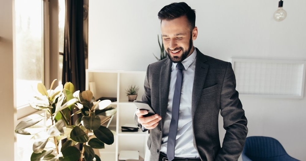 Тест: Что о нем расскажет смартфон в его руке?