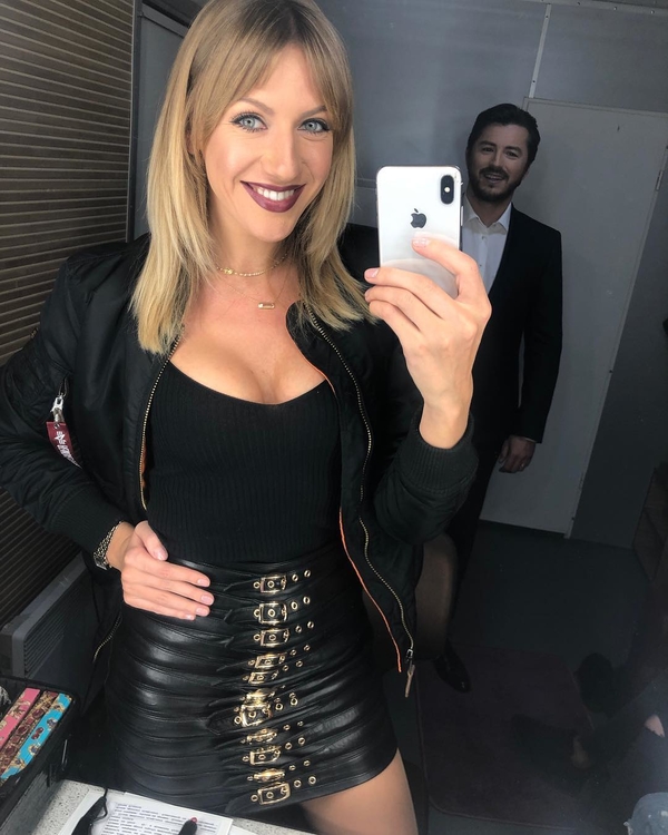 Леся Никитюк опубликовала смешное селфи с Притулой: фото