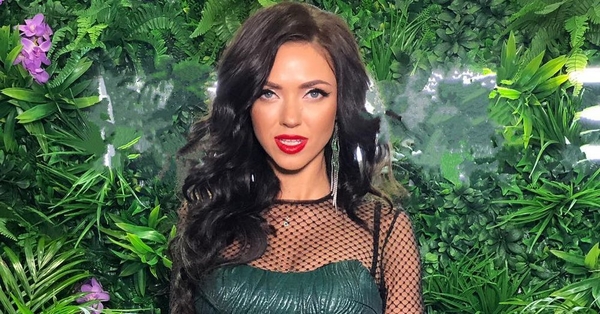 "Самая идеальная фигура": Вика из "НеАнгелов" поразила пляжными фото