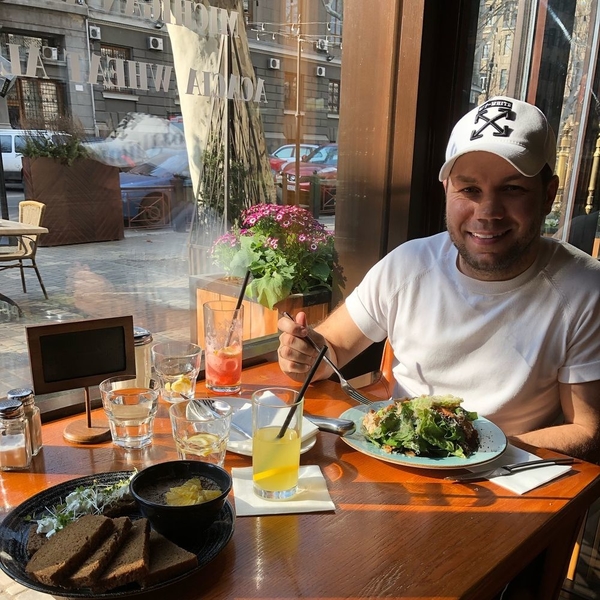 MELOVIN, Виталий Козловский и Андре Тан поделились секретами, как есть и не толстеть