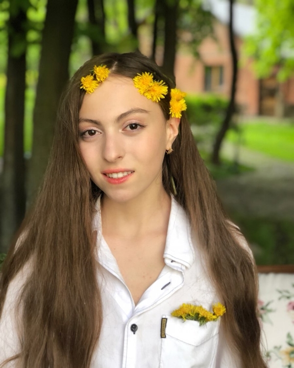 "Открыла сезон": Дочка Поляковой засветилась в купальнике украинского бренда