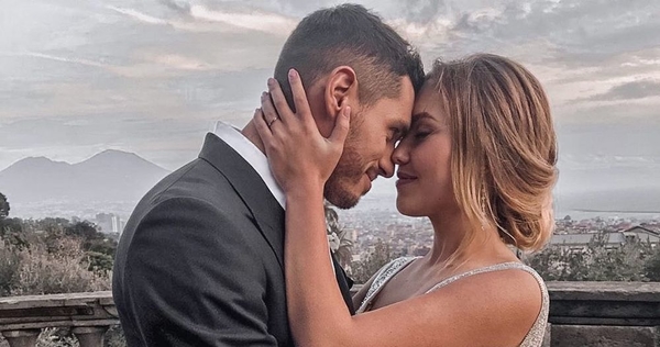 "Женитесь уже!": Квиткова и Добрынин очаровали Сеть белоснежными нарядами