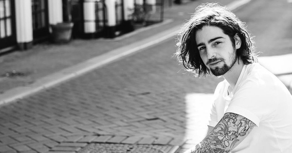 "Да ты панк-бунтарь": Владимир Дантес удивил снимком с ярким макияжем