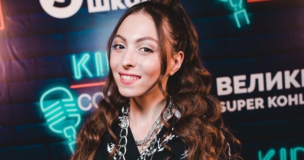 Дочь Поляковой показала, как проводит время в модельном лагере