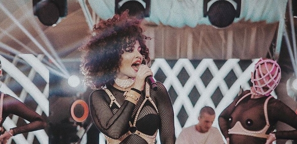 "Какие изгибы и линии": Астафьева поразила неожиданным образом