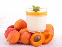 Панна котта с абрикосами и миндалем: простой рецепт