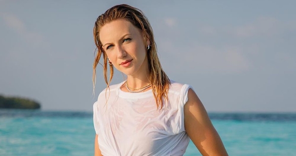 Леся Никитюк в купальнике устроила жаркую фотосессию в Италии