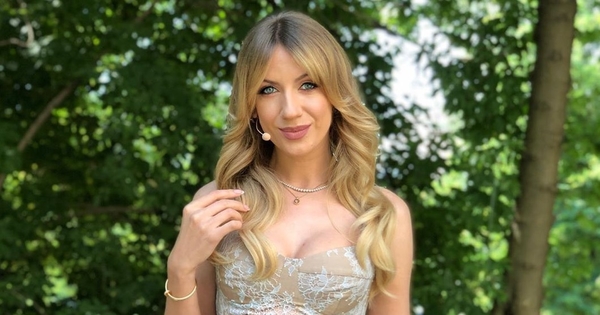 "Такой же счастливой видела тебя в 2015": Никитюк забавно поздравила Тодоренко