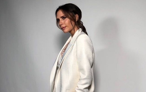 Виктория Бекхэм снялась в откровенном образе для немецкого Vogue