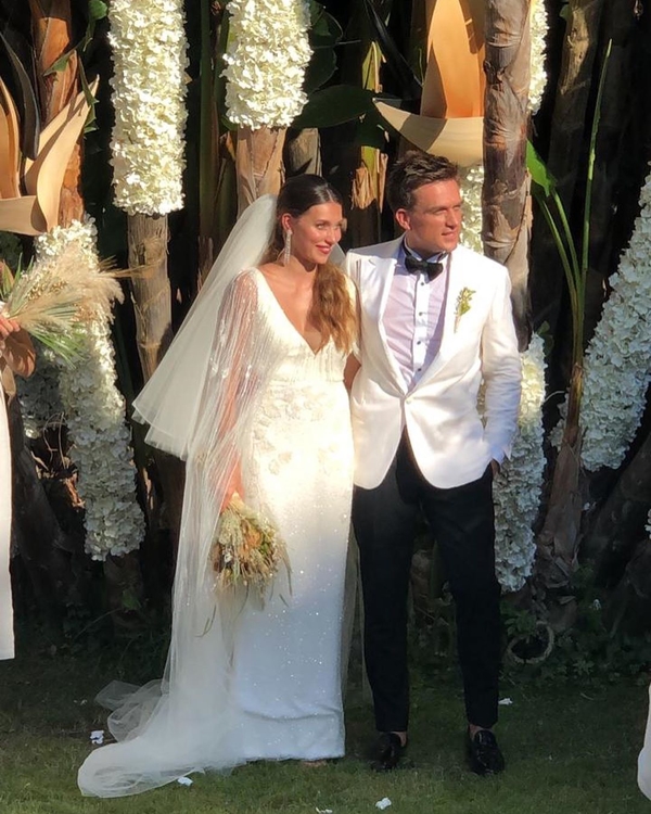 Влад Топалов поделился трогательным видео со свадьбы с Региной Тодоренко