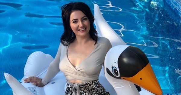 Оля Цибульская в откровенном наряде обратилась к выпускникам