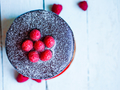 Безлактозный торт с малиной: рецепт полезного десерта