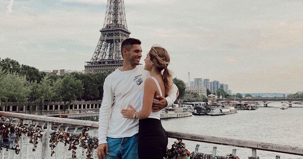 Даша Квиткова и Никита Добрынин очаровали Сеть снимками из Парижа