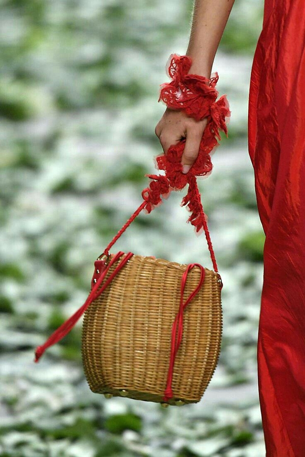 8 сумок и одна деталь: модные тренды лета 2019