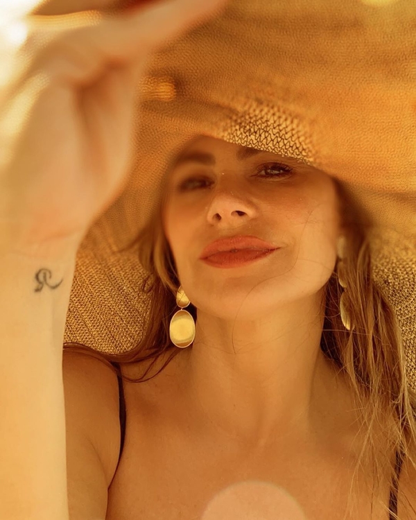 47-летняя София Вергара показала соблазнительную фигуру на отдыхе