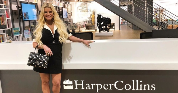 Джессика Симпсон отпраздновала день рождения в леопардовом бикини