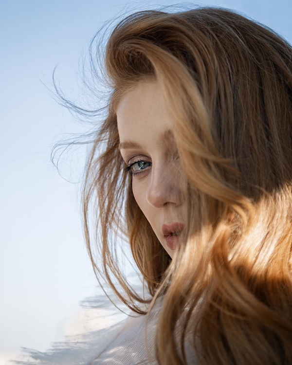 Тина Кароль в откровенном наряде взбудоражила фантазию поклонников